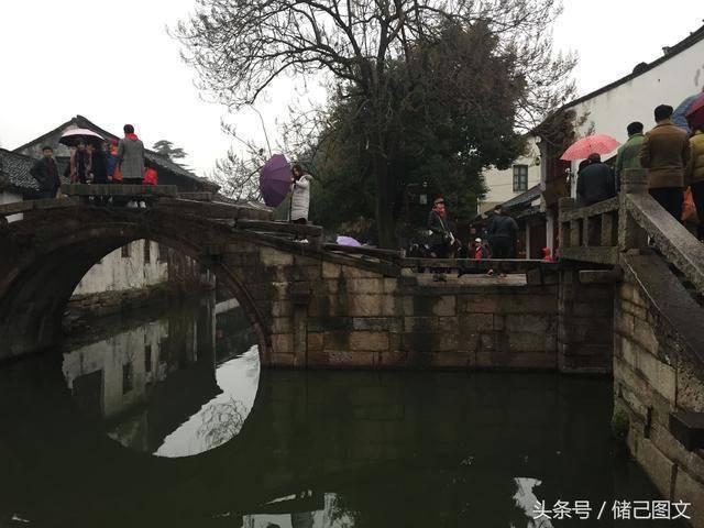 民政局回应男孩独自照顾住院父亲：其母两年前去世，镇上发放了临时救助金